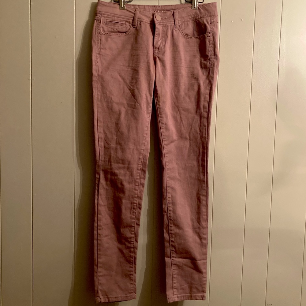 DOLLHOUSE pale blush colored skinny jeans